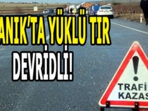 Şeker Pancarı yüklü tır devrildi